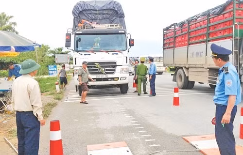 Xử nghiêm tiêu cực tại trạm cân xe Bình Định ảnh 1