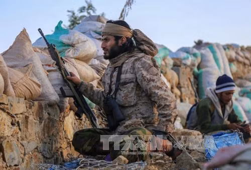 Quân đội Yemen phá vòng vây phiến quân Houthi ảnh 1
