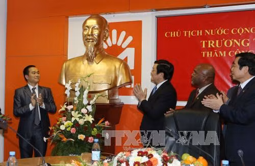 Chủ tịch nước thăm công ty liên doanh giữa Viettel và Mozambique ảnh 2