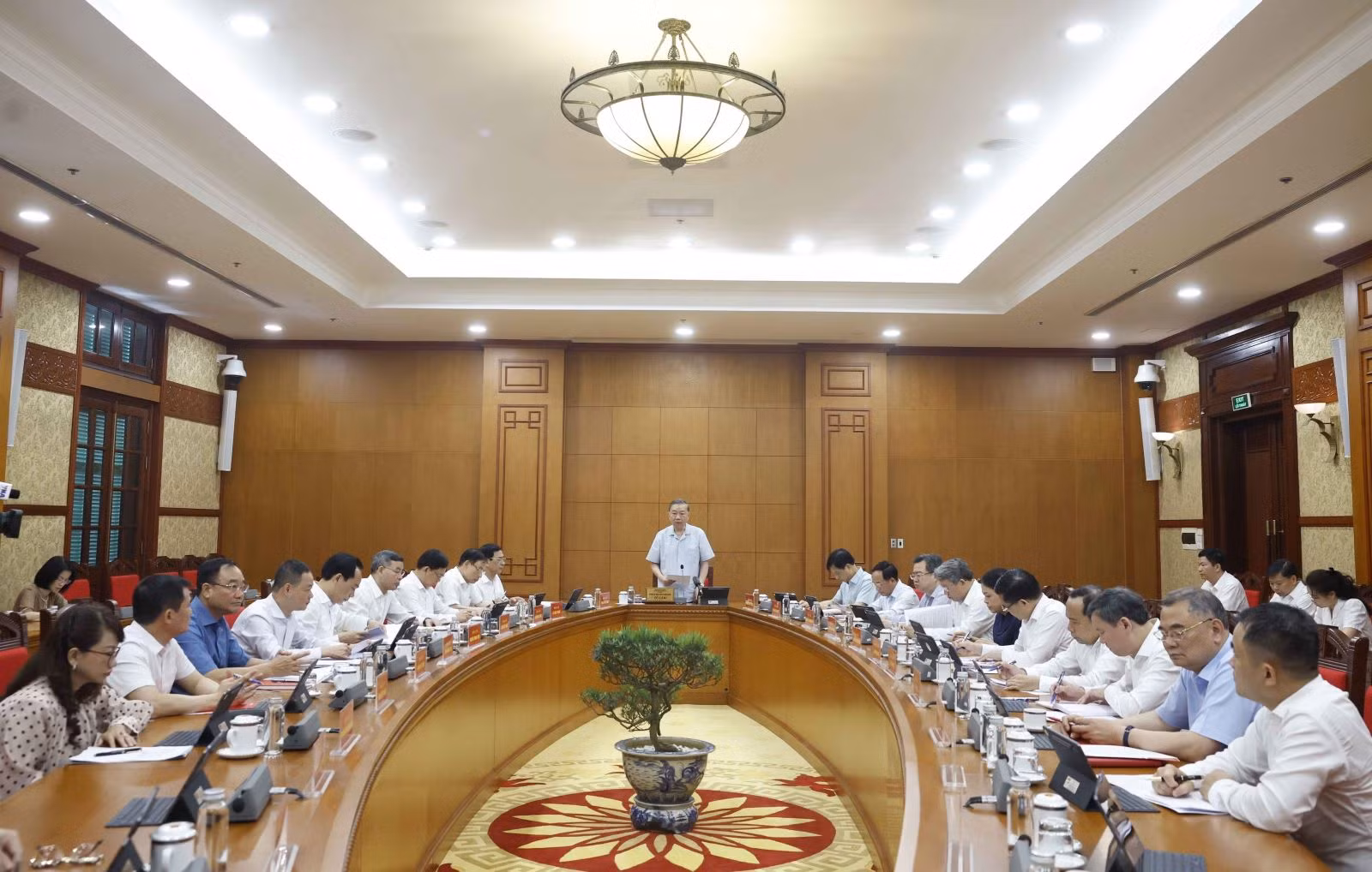 Buổi làm việc của Thường trực Ban Chỉ đạo về phát triển khoa học công nghệ, đổi mới sáng tạo và chuyển đổi số về công tác nghiên cứu khoa học cơ bản.