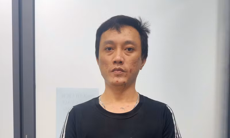 Làm rõ vụ nam thanh niên dùng gậy đập vỡ kính ô tô ở TP Hồ Chí Minh