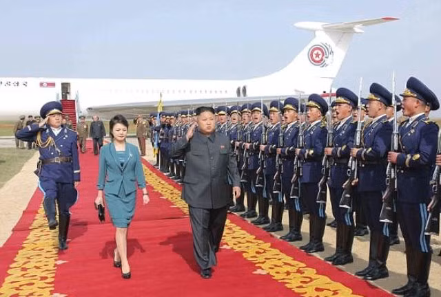 Hình ảnh chuyên cơ siêu sang chở lãnh đạo Triều Tiên Kim Jong-un tới Trung Quốc ảnh 2