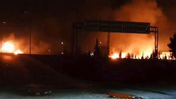 Israel tập kích tên lửa vào thủ đô Damacus của Syria ảnh 2