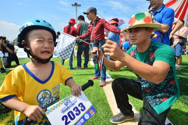 'Gay cấn' cuộc đua của các cua- rơ nhí ảnh 8