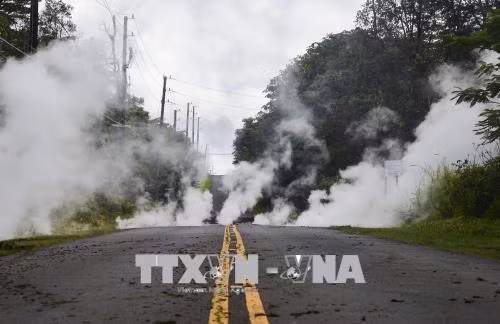 Cảnh báo Hawaii tiếp tục rung chuyển bởi động đất, núi lửa phun trào ảnh 1