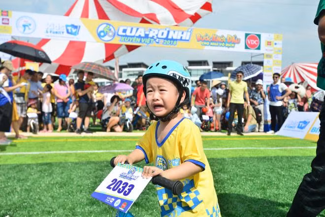 'Gay cấn' cuộc đua của các cua- rơ nhí ảnh 7