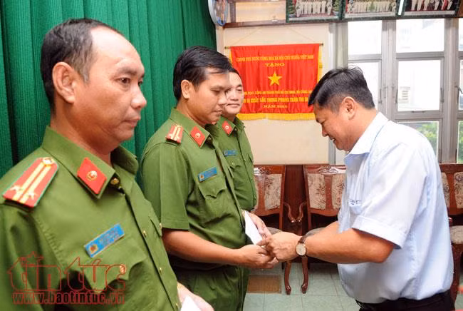 Triệt phá 2 chuyên án lớn, Phòng Cảnh sát điều tra tội phạm về ma tuý được khen thưởng ảnh 3