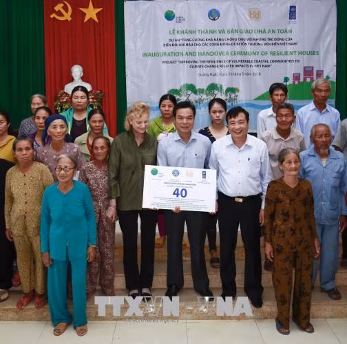 Hỗ trợ người dân Quảng Ngãi chống chịu với tác động của biến đổi khí hậu ảnh 1