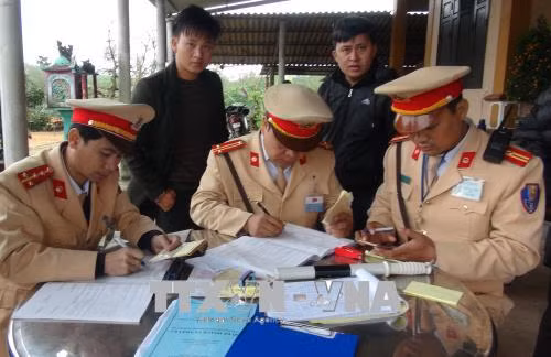 Ra quân xử lý các phương tiện vi phạm an toàn giao thông ảnh 1
