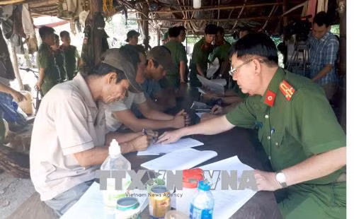Khởi tố và tạm giam 'đầu nậu' gỗ lậu Phượng 'râu' ảnh 1