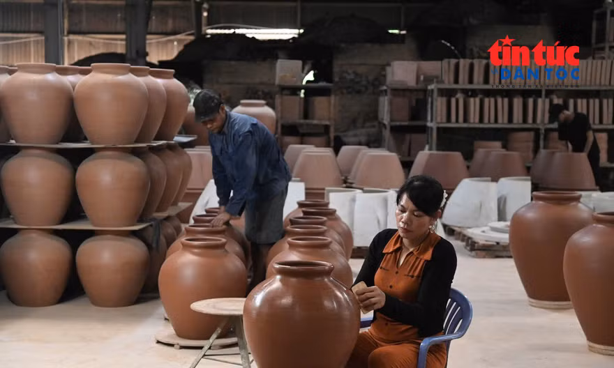 Du lịch trải nghiệm góp phần giữ lửa làng nghề gốm truyền thống