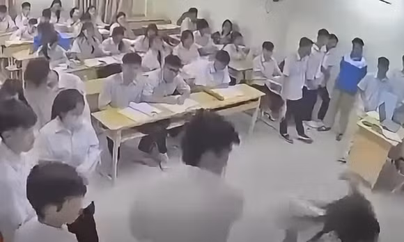 Từ vụ cô giáo bị hành hung: Cần khôi phục quyền uy ngành sư phạm