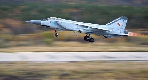 MiG-31 Nga chặn máy bay do thám Mỹ ảnh 1