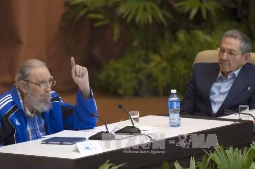 Lãnh tụ Fidel Castro dự bế mạc Đại hội Đảng Cộng sản Cuba ảnh 1