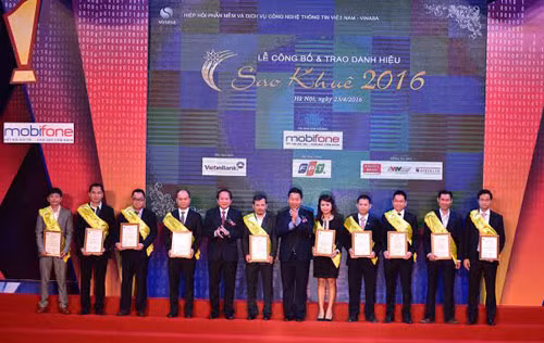Lần đầu trao danh hiệu TOP 10 Sao Khuê ảnh 1