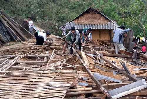 Giông lốc, mưa đá liên tục càn quét Điện Biên ảnh 1