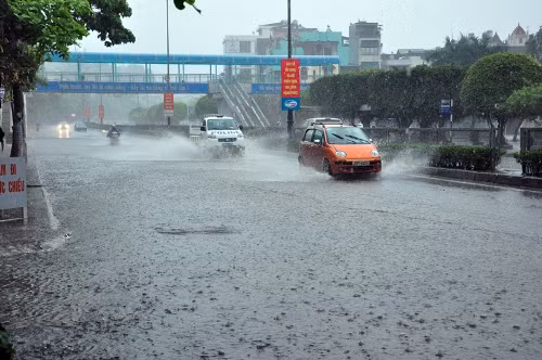 Quảng Ninh chuẩn bị di dân vì mưa lớn ảnh 1