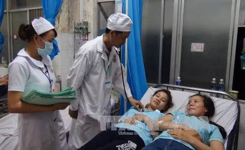 Đình chỉ cơ sở gây ngộ độc tập thể công nhân Bình Phước ảnh 1