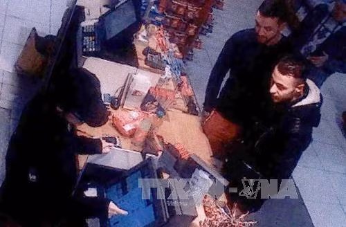 Nghi can khủng bố Paris Abdeslam bị buộc tội ảnh 1