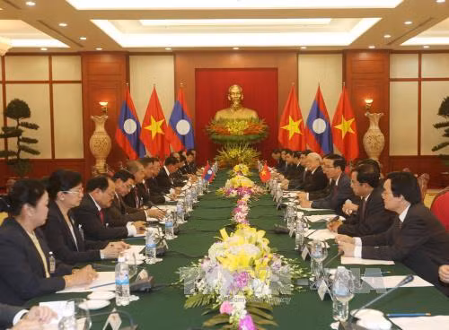Tổng Bí thư, Chủ tịch nước Lào bắt đầu thăm Việt Nam ảnh 3