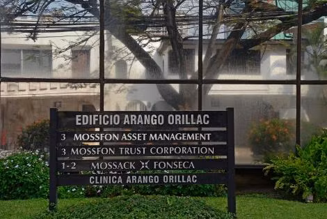 Panama khám xét nhà kho công ty luật Mossack Fonseca ảnh 1