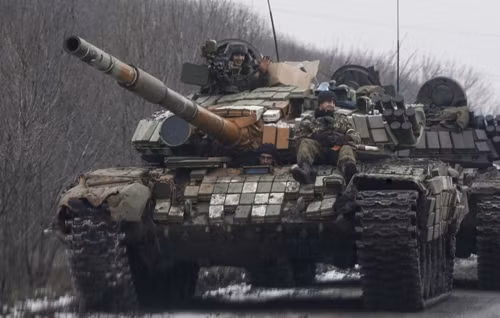 Kiev: 700 xe tăng phe ly khai sẵn sàng tấn công ở Donbass ảnh 1
