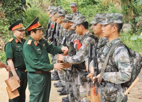 Thắm tình hữu nghị biên giới Việt –Trung ảnh 2
