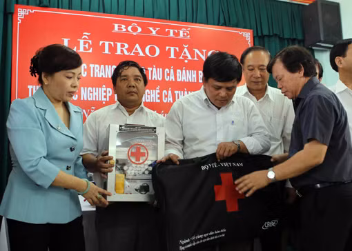 Phát triển bền vững y tế biển đảo ảnh 1