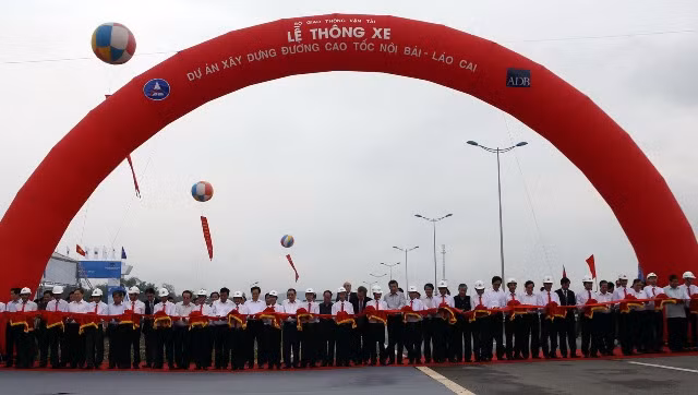 Thông xe toàn tuyến cao tốc Nội Bài – Lào Cai ảnh 2