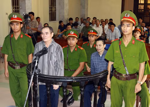 Xét xử 2 đối tượng gây rối tại Dương Nội - Hà Nội ảnh 1