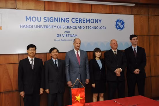 Đẩy mạnh đào tạo trong lĩnh vực hàng không, năng lượng ảnh 2
