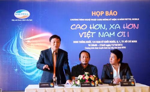 Viettel tri ân khách hàng bằng “đại tiệc” ánh sáng ảnh 1