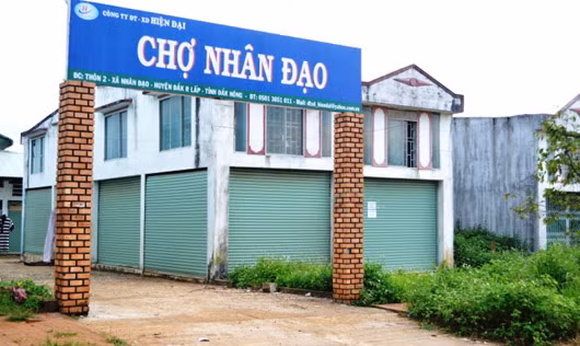 Chợ xây nửa vời, người dân bức xúc ảnh 1