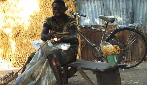 Món ếch hun khói ở Nigeria ảnh 3