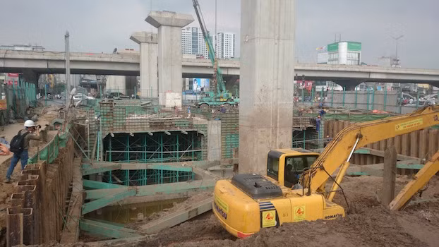 Hầm chui QL6 –Thanh Xuân có thể lỡ tiến độ vì 'vướng' đường sắt trên cao ảnh 3