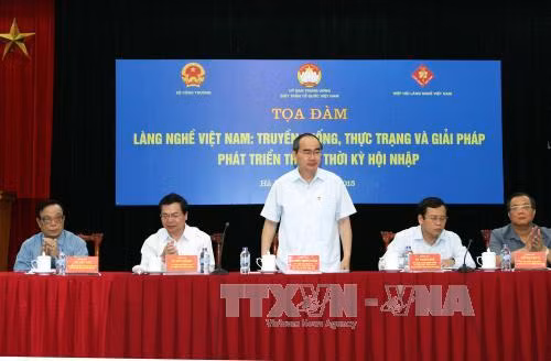 Chăm lo cho làng nghề vì kinh tế và văn hóa đất Việt ảnh 1