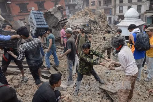 Thủ tướng điện thăm hỏi về thảm hoạ động đất tại Nepal ảnh 1