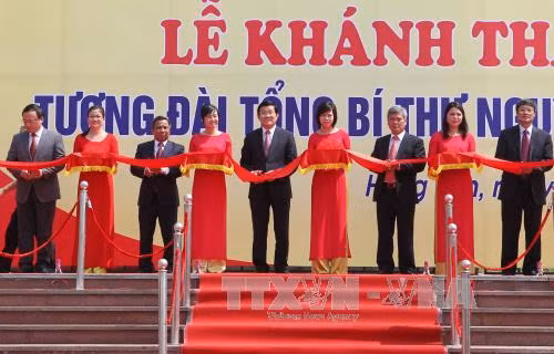 Khánh thành tượng đài Tổng Bí thư Nguyễn Văn Linh ảnh 1
