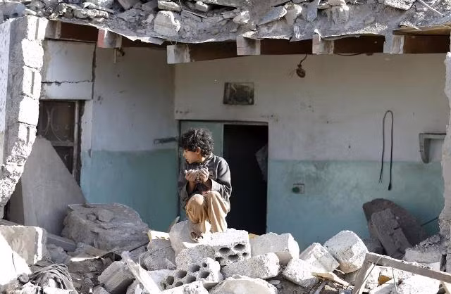 Yemen khốn khổ trong khủng hoảng nhân đạo ảnh 11