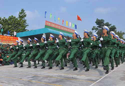 Luyện tập diễu binh kỷ niệm 40 năm Giải phóng miền Nam ảnh 6