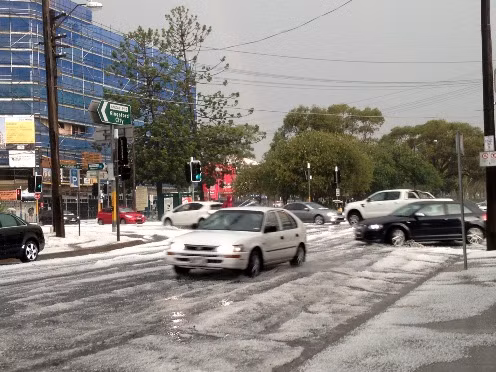 Mưa đá phủ trắng đường phố Sydney ảnh 4