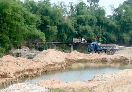 'Cát tặc' lộng hành ngăn sông Phó Đáy, khai thác cát sỏi ảnh 2