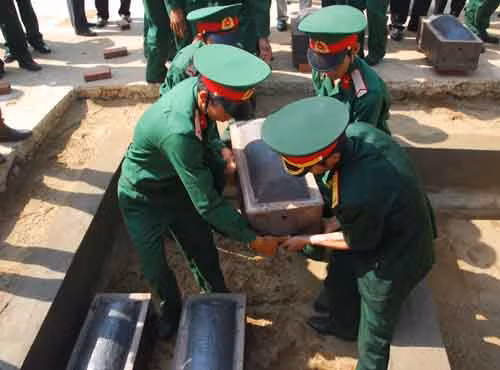Điện Biên: An táng 41 hài cốt liệt sỹ hy sinh tại Lào ảnh 1