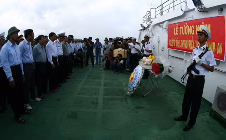 Lễ tưởng niệm các liệt sỹ hy sinh trên thềm lục địa phía Nam ảnh 2