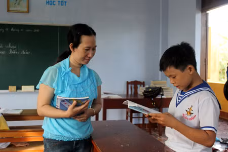 Đến với Trường Sa: Bài 1: Dạy chữ, rèn người ảnh 1