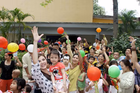"Nhân tháng hành động vì trẻ em": Mang sự sống trở lại với những bệnh nhi nghèo... ảnh 2