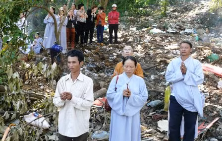 Cầu siêu cho 34 nạn nhân thiệt mạng trên dòng Sêrêpốk ảnh 2