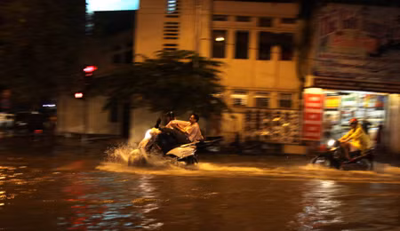  Hà Nội lại ngập nặng sau trận mưa lớn ảnh 6