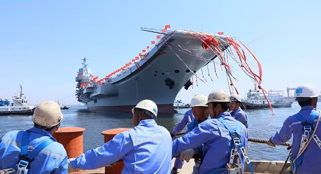 Tàu sân bay đóng trong nước đầu tiên của Trung Quốc dính nghi án ‘đạo mẫu’? ảnh 1