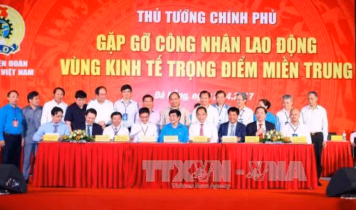 Thủ tướng: Thiết chế công đoàn sẽ giúp công nhân 'an cư, lạc nghiệp' ảnh 2